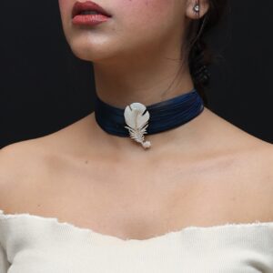 Mesh Feather Choker
